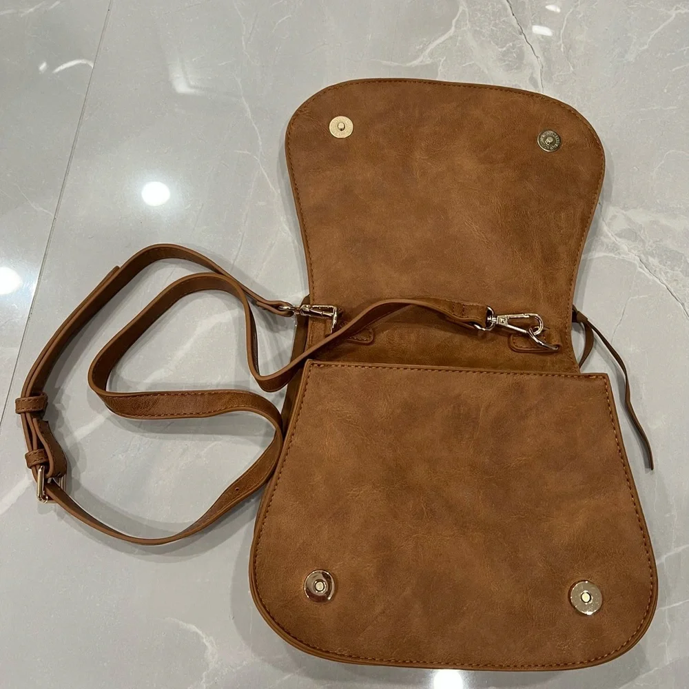 Tan Highland Tan handbag - Picture 9 of 11